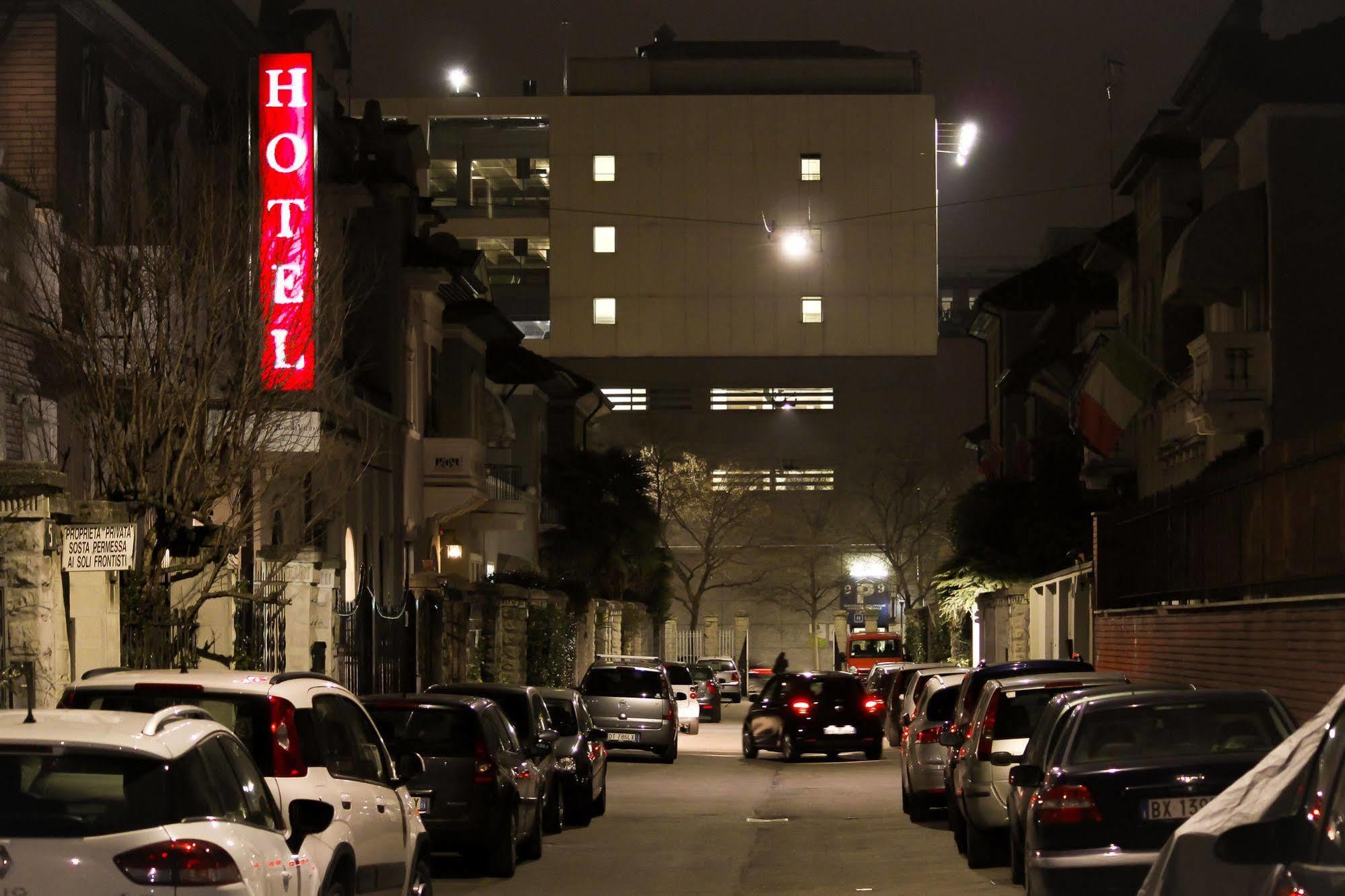 Hotel Rossovino Milano Milão Exterior foto